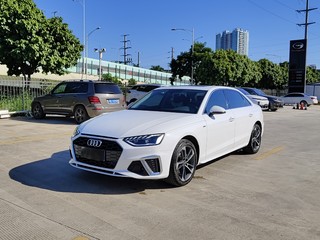 奥迪A4L 40TFSI 2.0T 自动 时尚动感型 