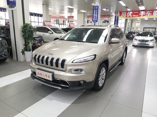 吉普自由光 2.4L 自动 领先版 