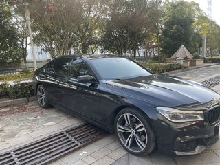 宝马7系 730Li 2.0T 自动 尊享型M运动套装 