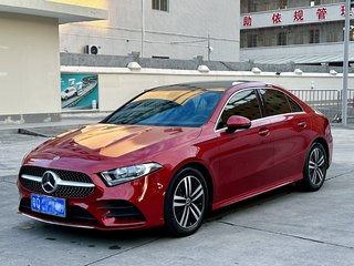 奔驰A级 A180L 1.3T 自动 改款运动轿车版 