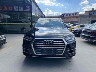 奥迪Q7 45 3.0T 自动 技术型 