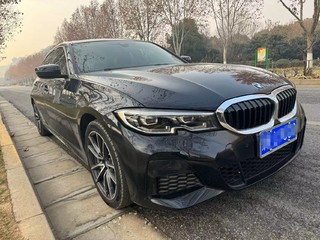 宝马3系 325Li 2.0T 自动 改款M运动曜夜套装 