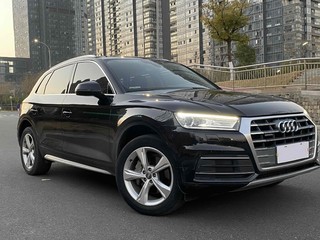 奥迪Q5L 40TFSI 2.0T 自动 荣享进取型 