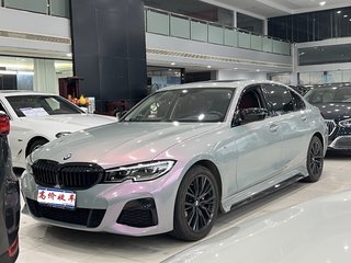 宝马3系 325Li 2.0T 自动 M运动曜夜套装 