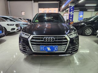 奥迪Q5L 40TFSI 2.0T 自动 荣享时尚型 