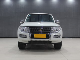 三菱帕杰罗 V97 3.8L 自动 GLS中东版平行进口 