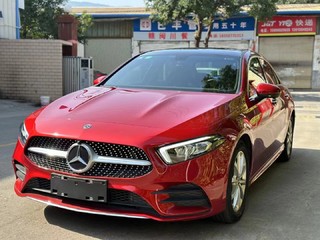 奔驰A级 A200L 1.3T 自动 运动轿车版 