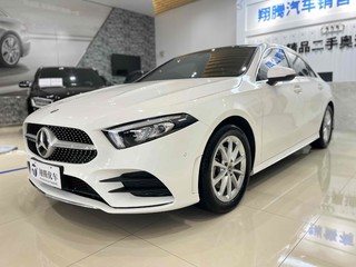 奔驰A级 A200L 1.3T 自动 改款运动轿车动感 