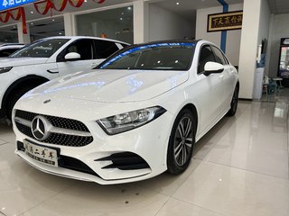 奔驰A级 A180L 1.3T 自动 运动轿车版 