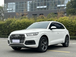 奥迪Q5L 40TFSI 2.0T 自动 改款荣享进取型 