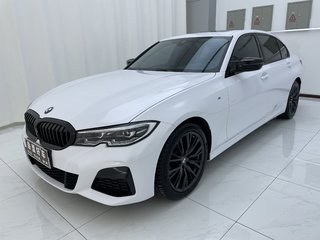 宝马3系 325Li 2.0T 自动 M运动曜夜套装 