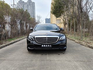 奔驰E级 E300L 2.0T 自动 运动时尚型 