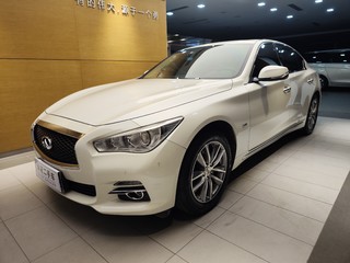 英菲尼迪Q50L 2.0T 自动 舒适版 