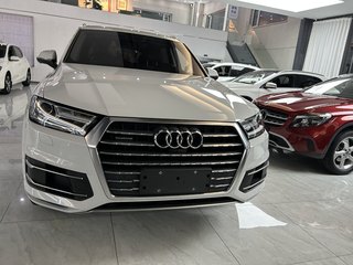 奥迪Q7 2.0T 舒适型 