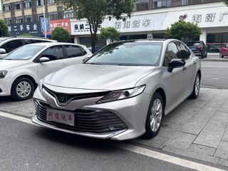 丰田凯美瑞 G 2.0L 自动 豪华版 