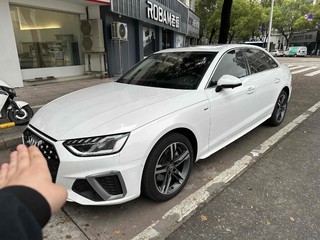 奥迪A4L 40TFSI 2.0T 自动 豪华动感型 