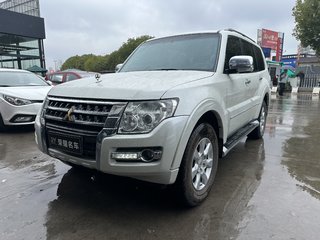 帕杰罗 3.0L 五门GLS中东版平行进口 