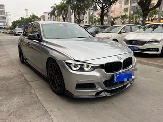 宝马3系 320i 2.0T 自动 M运动曜夜版 