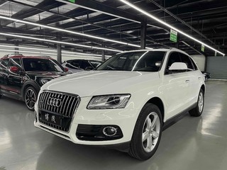 奥迪Q5 40TFSI 2.0T 自动 进取型 