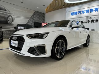 奥迪A4L 40TFSI 2.0T 自动 时尚动感型 