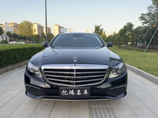 奔驰E级 E300L 2.0T 自动 运动豪华型 