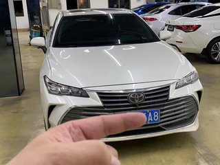 丰田亚洲龙 2.5L 自动 豪华版 