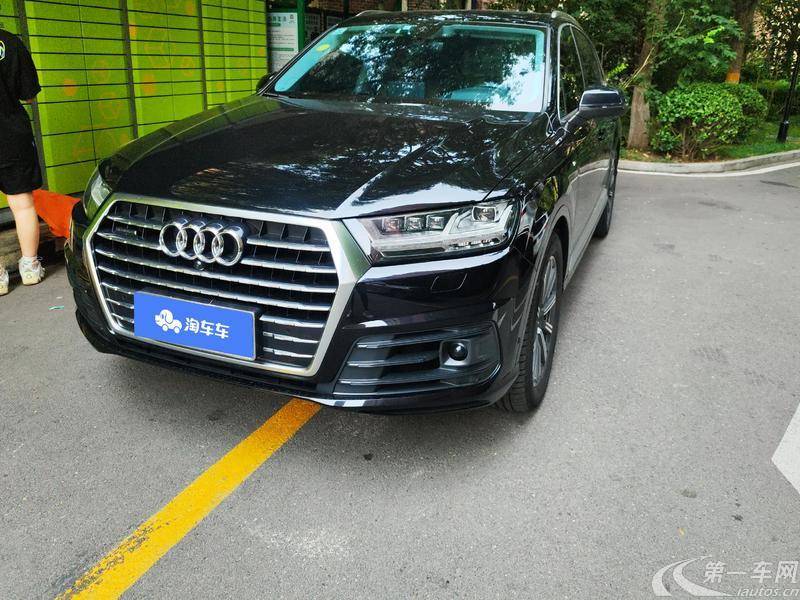 奥迪Q7 45 [进口] 2018款 3.0T 自动 尊贵型 