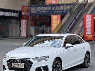 奥迪A4L 40TFSI 2.0T 自动 时尚动感型 