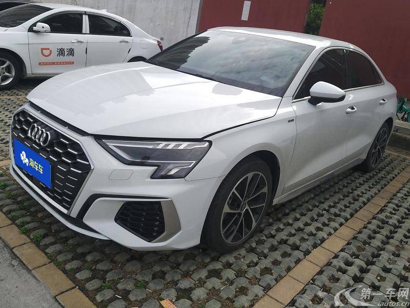 奥迪A3 L35TFSI 2022款 1.4T 自动 Limousine进取运动型 (国Ⅵ) 