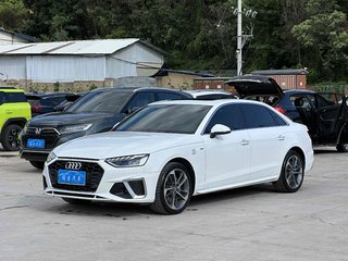 奥迪A4L 40TFSI 2.0T 自动 时尚动感型 