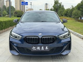 宝马1系 125i 2.0T 自动 改款M运动曜夜版 