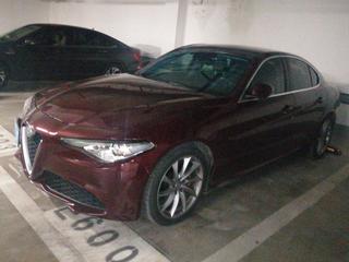 阿尔法罗密欧Giulia 2.0T 自动 豪华版 