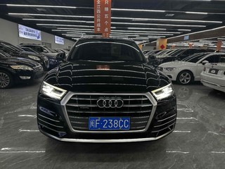 奥迪Q5L 40TFSI 2.0T 自动 改款荣享时尚型 