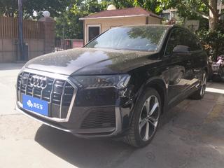 奥迪Q7 55 3.0T 自动 尊贵型quattro-S-line 