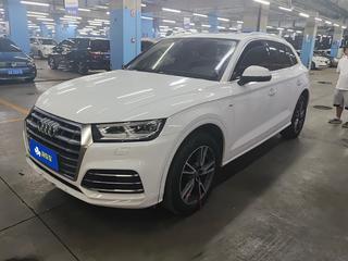 奥迪Q5L 40TFSI 2.0T 自动 荣享时尚型 