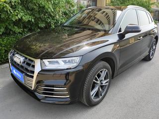 奥迪Q5L 40TFSI 2.0T 自动 荣享时尚型 