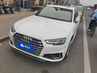 奥迪A4L 40TFSI 2.0T 自动 运动型 