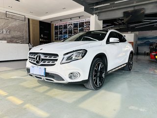 奔驰GLA 220 2.0T 自动 时尚型 