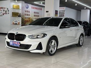 宝马1系 120i 1.5T 自动 M运动曜夜版 