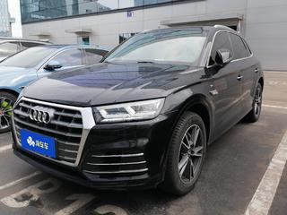 奥迪Q5L 40TFSI 2.0T 自动 荣享时尚型 