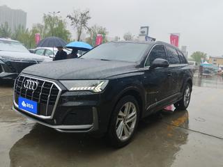 奥迪Q7 45 2.0T 自动 运动型quattro-S-line 