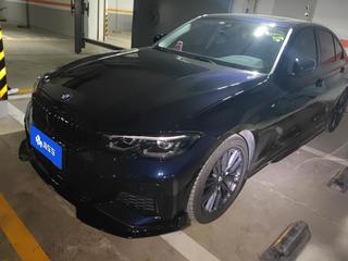 宝马3系 325i 2.0T 自动 M运动曜夜套装 