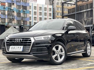 奥迪Q5L 40TFSI 2.0T 自动 荣享进取型 