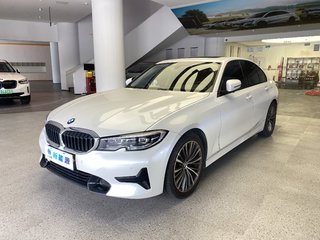 宝马3系 320i 2.0T 自动 运动套装 