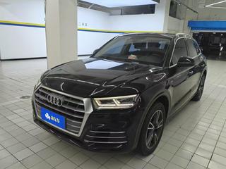 奥迪Q5L 40TFSI 2.0T 自动 荣享时尚型 