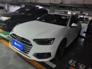 奥迪A4L 40TFSI 2.0T 自动 时尚致雅型 