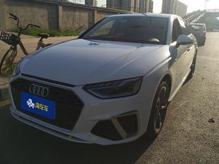 奥迪A4L 40TFSI 2.0T 自动 时尚动感型 