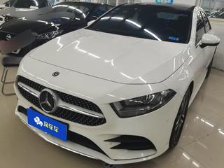 奔驰A级 A180L 1.3T 自动 运动轿车版 