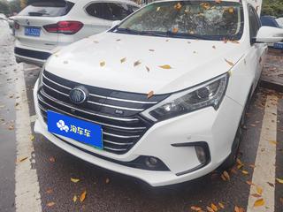 比亚迪秦EV450 自动 智联锋尚型 