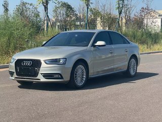 奥迪A4L 35TFSI 2.0T 自动 舒适型 